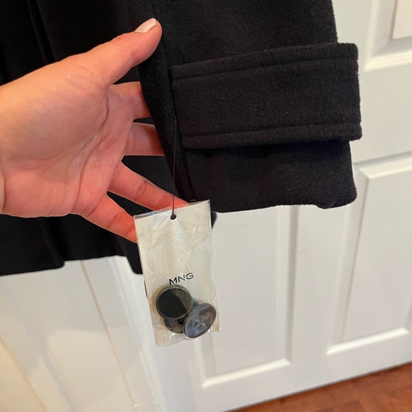 Coat - Picture 3 of 5